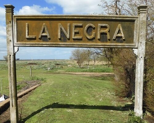 Corte en la Ruta 80, a la altura de La Negra