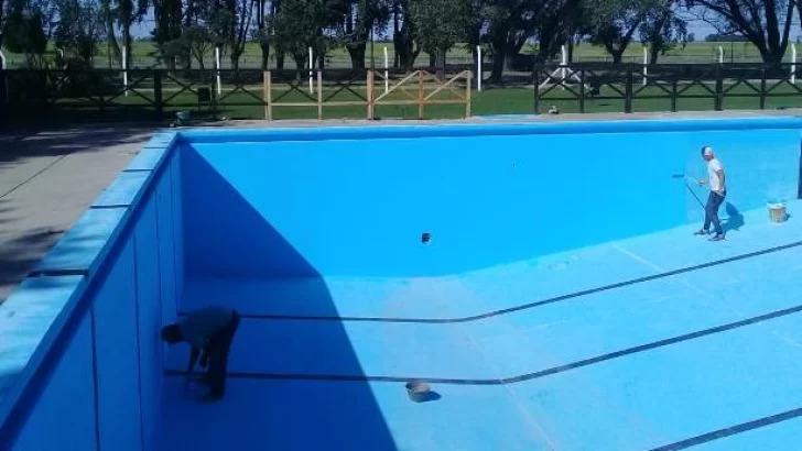 Realizan mantenimiento en el natatorio municipal de Lobería