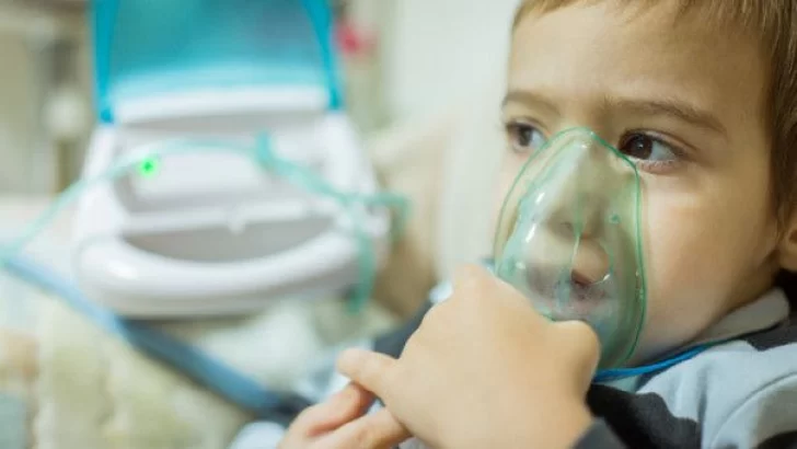 Aumentan los casos de infecciones respiratorias en niños y se extiende la atención