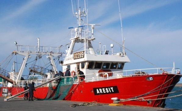 Un barco pesquero con 29 tripulantes infectados con coronavirus está anclado en Puerto Deseado
