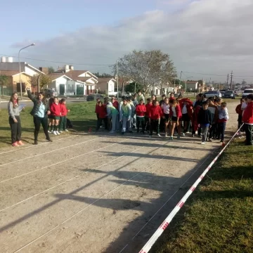 Encuentro de Atletismo en Polideportivo