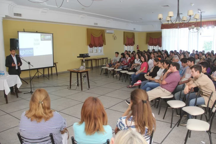 Lobería: Carreras universitarias, jornada sobre violencia y presentación de libro