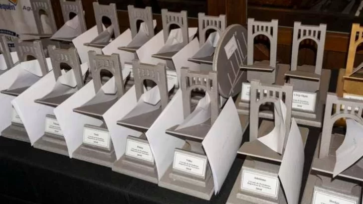 El Círculo reveló siete ternas más y ya se conocen 18 para los premios “Puente Colgante”