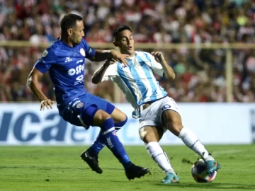 Racing goleó a Unión en Santa Fe y se arrima a la punta de la Liga