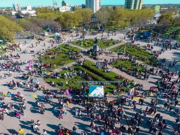 Semana Santa en la plaza: búsqueda de la zanahoria y una rosca gigante