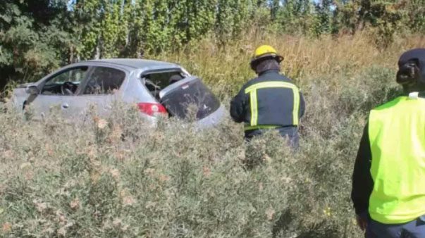 Dio positivo en alcoholemia, escapó del control, volcó y murió