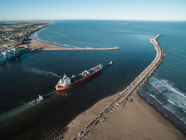 Se reunió el directorio de Puerto Quequén y analizaron la licitación de los elevadores