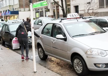 Taxistas solicitaron aumento de tarifa