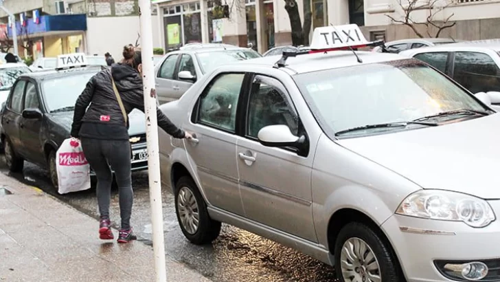 Aumento de taxis: la bajada de bandera a $400