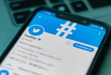 Twitter compra una empresa de inteligencia artificial contra las noticias falsas