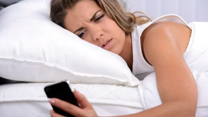 Qué pasa en tu cerebro cuando lo primero que hacés al despertarte es revisar el celular