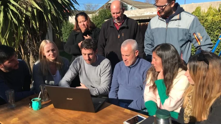 Reunión entre los equipos de Migueles y Unibaso