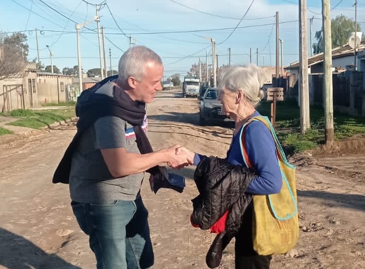 Martín Migueles recorrió el barrio Los Malvones