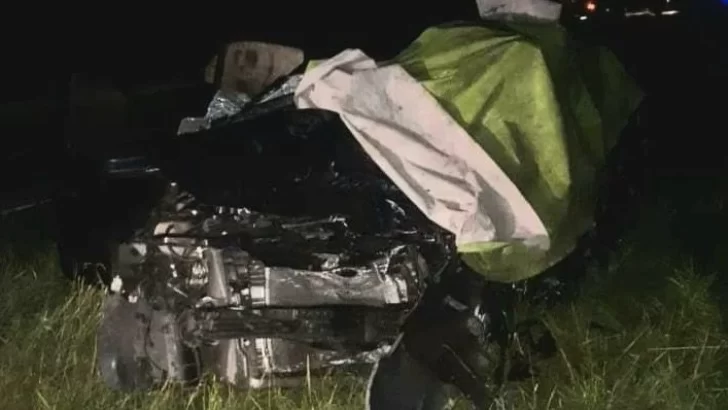 Murieron dos mujeres al chocar su auto en la ruta 11