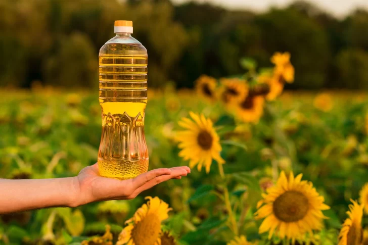 La ANMAT prohibió la venta y comercialización de un aceite de girasol