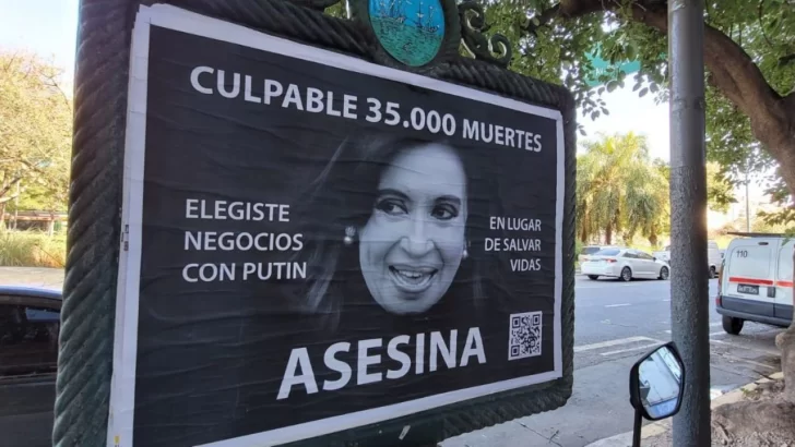 Cuatro imputados por la pegatina de afiches contra Cristina Kirchner en la Ciudad