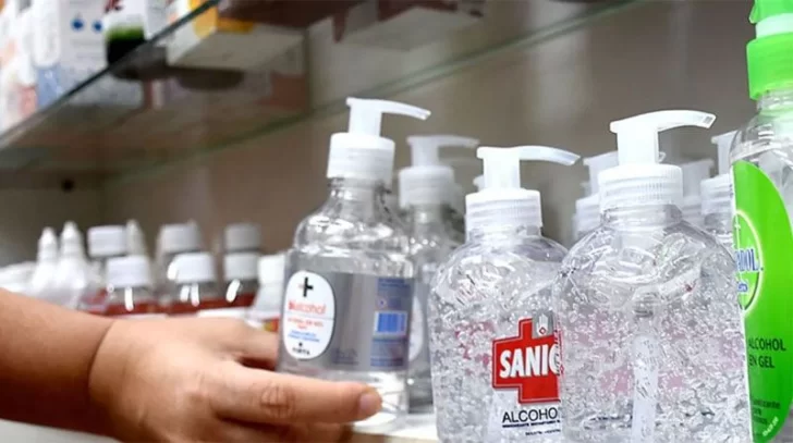Autorizan a las farmacias a elaborar alcohol en gel y repelentes
