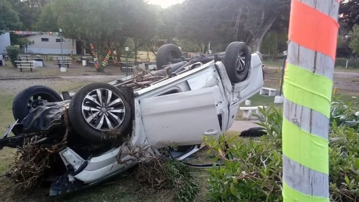 Volcó una camioneta en Avenida Pinolandia esta mañana