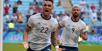 Argentina venció 2 a 0 a Qatar y clasificó a los cuartos de final