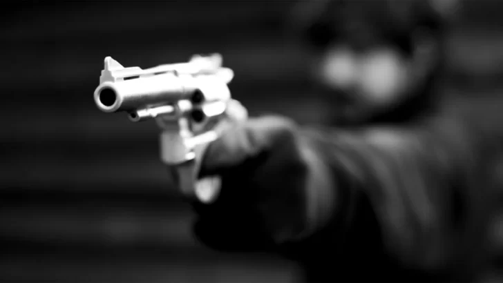 Investigan un asalto a mano armada en un comercio de Barrio Norte