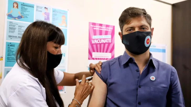 Kicillof se aplicó la vacuna contra el coronavirus y dio por iniciada la campaña en la provincia