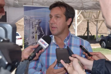 Arturo Rojas:“Seguimos trabajando a la espera del buque con los aerogeneradores para los parques eólicos”