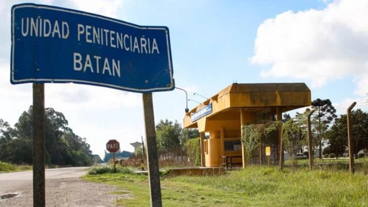 Se fugaron dos presos de la cárcel de Batán tras trepar un alambrado
