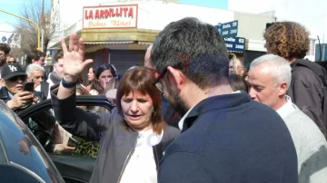 Bullrich se reunió con productores, visitó el Puerto y dialogó con vecinos