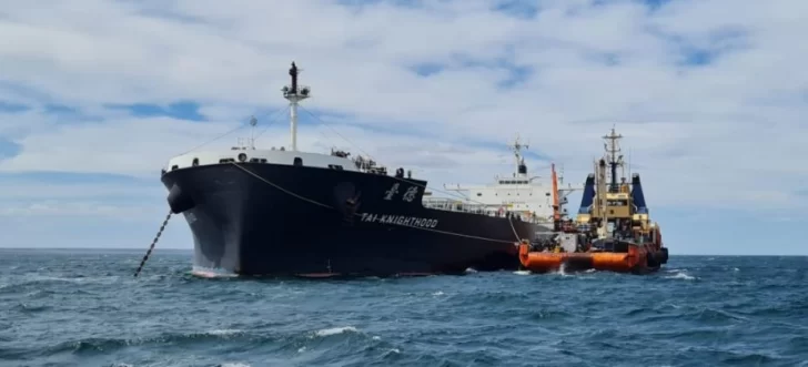 Llega a China el buque que chocó la escollera y fue reparado en Puerto Madryn