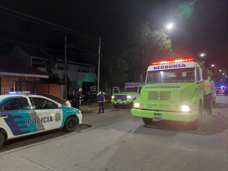 Una familia terminó en el hospital por el incendio de una vivienda