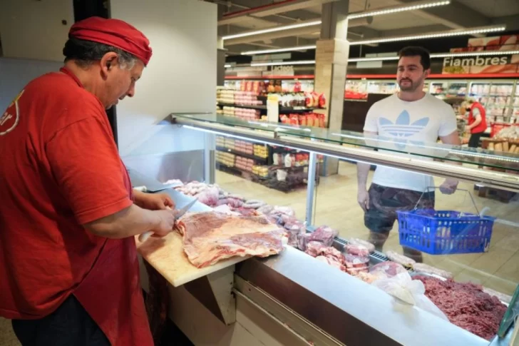 Alertan que la suba en el precio de la carne disparó la inflación de alimentos por encima del 7% en febrero