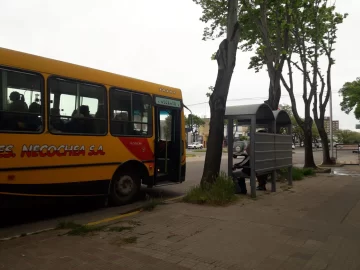 En negociaciones de última hora, la UTA levantó el paro en toda la Provincia