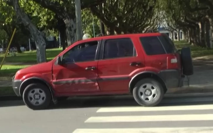 Choque entre auto y camioneta en 58 y 61