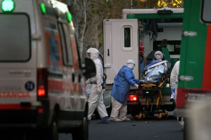 Son 8.730 los muertos por coronavirus en Argentina y señalan “tensión” de médicos en el AMBA
