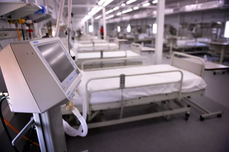 Las camas disponibles para atención de pacientes pasaron de 18,1 a 23,1 cada 100.000 habitantes