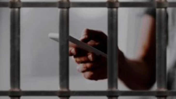 Permiten a todos los presos de la provincia usar celulares para estar en contacto con sus familias