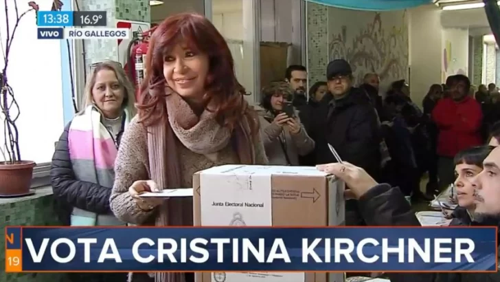Cristina Kirchner votó en Santa Cruz y no habló con los medios