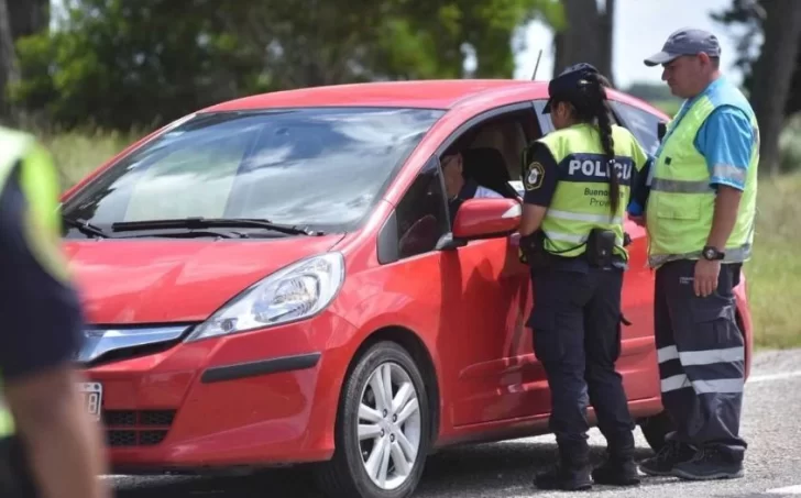 Controles en la ruta: en qué casos es legal que la Policía retenga el auto o el registro