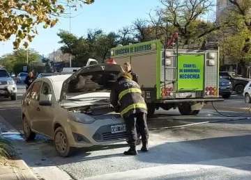 Se incendió un auto en el centro de la ciudad