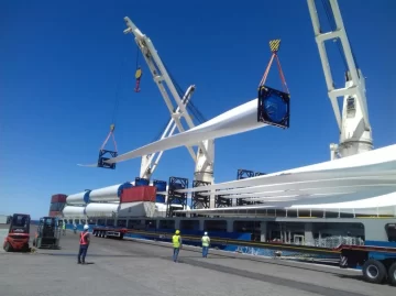 El domingo llegan los primeros aerogeneradores a Puerto Quequén