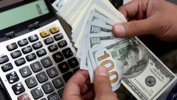 El dólar “blue” llegó a $215 y vuelve a subir el Riesgo País