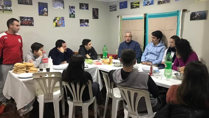 Migueles compartió un encuentro con estudiantes de Educación Física