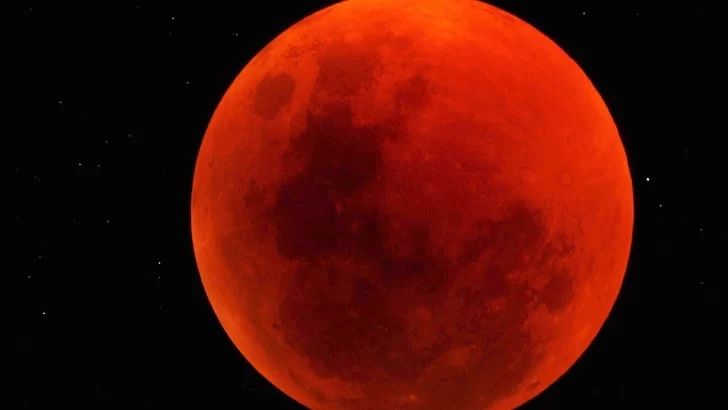 Se viene un eclipse de luna: día y hora en el que podrá verse en Necochea