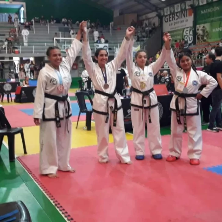 Destacada actuación de Taekwondistas loberenses en torneo nacional