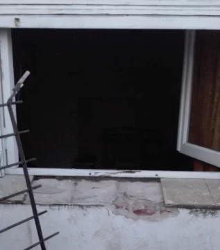 Destrozaron una ventana y robaron en plena tarde en una vivienda de la 72