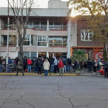 Manifestación del Movimiento Evita en la Secretaría de Salud