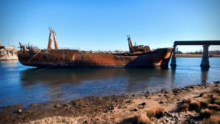 Puerto Quequén comenzará con el desguace del ex buque Ribera Gallega