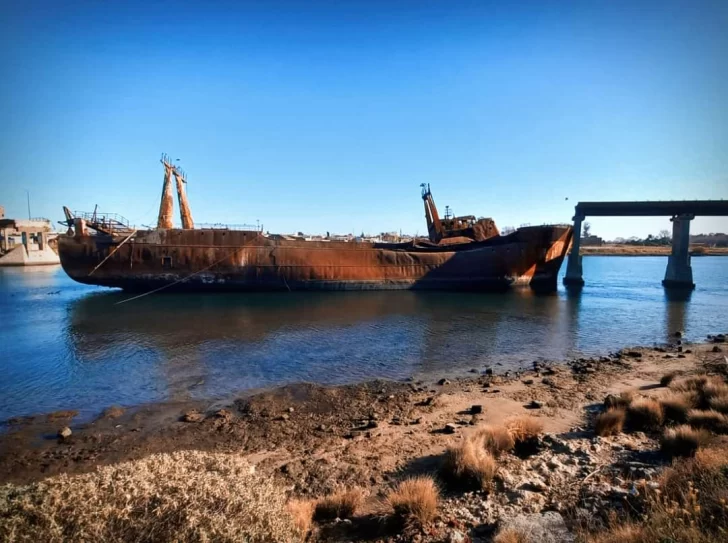 Puerto Quequén comenzará con el desguace del ex buque Ribera Gallega