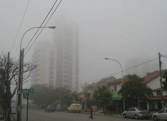 Una mañana con mucha niebla