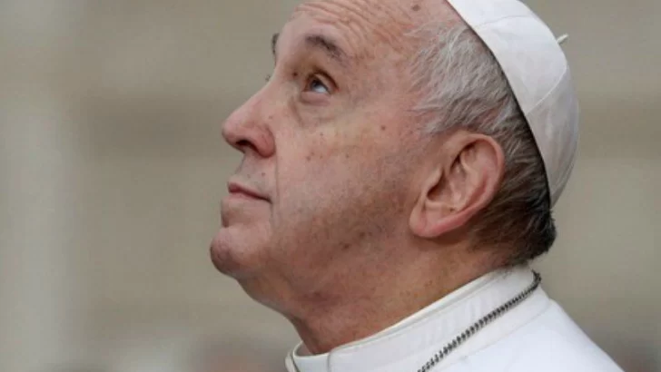 En su mensaje de Nochebuena, el Papa pidió que se recuerde a los cansados de la guerra y los pobres